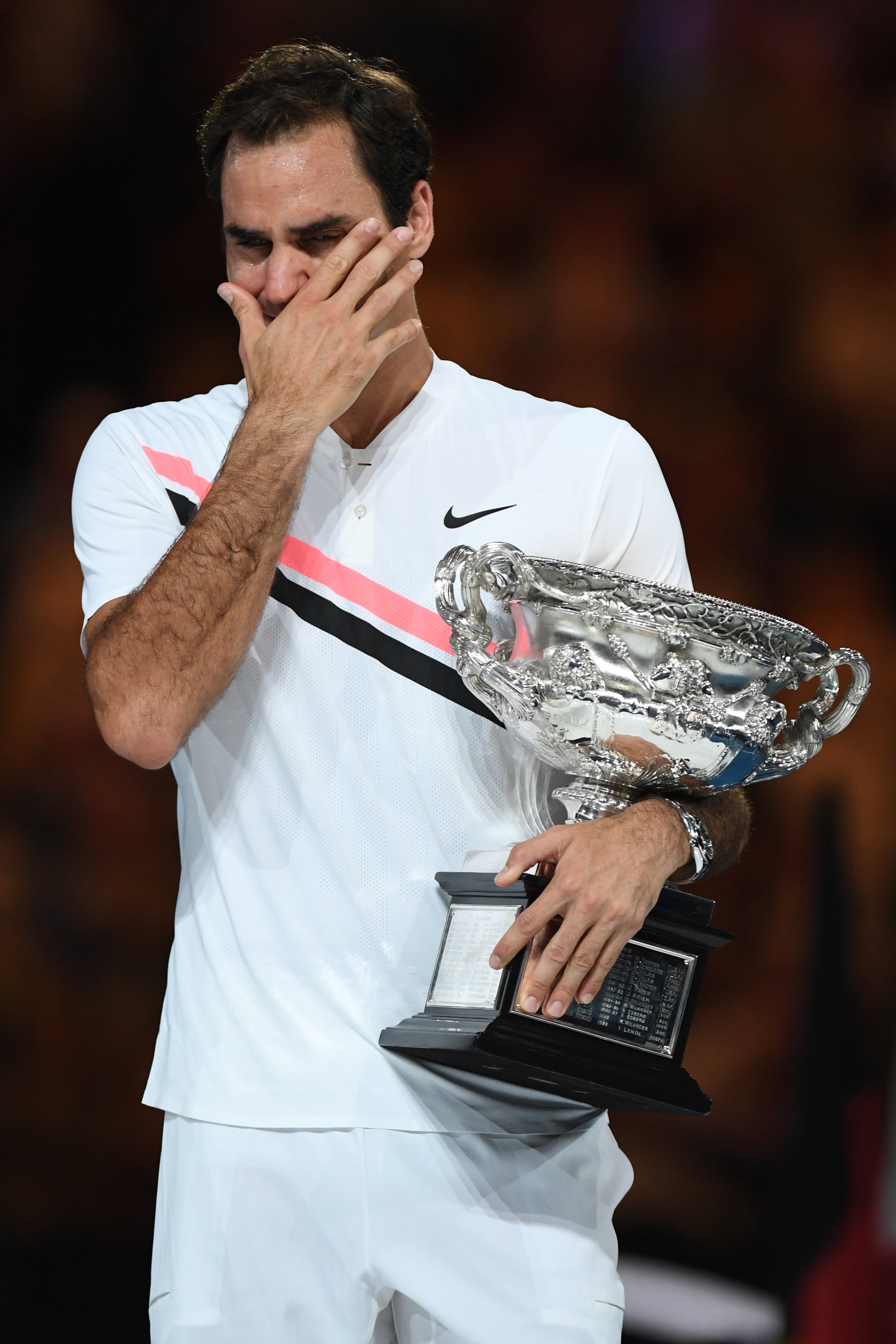 意大利网球队强势英国网球队，费德勒关键制胜的简单介绍