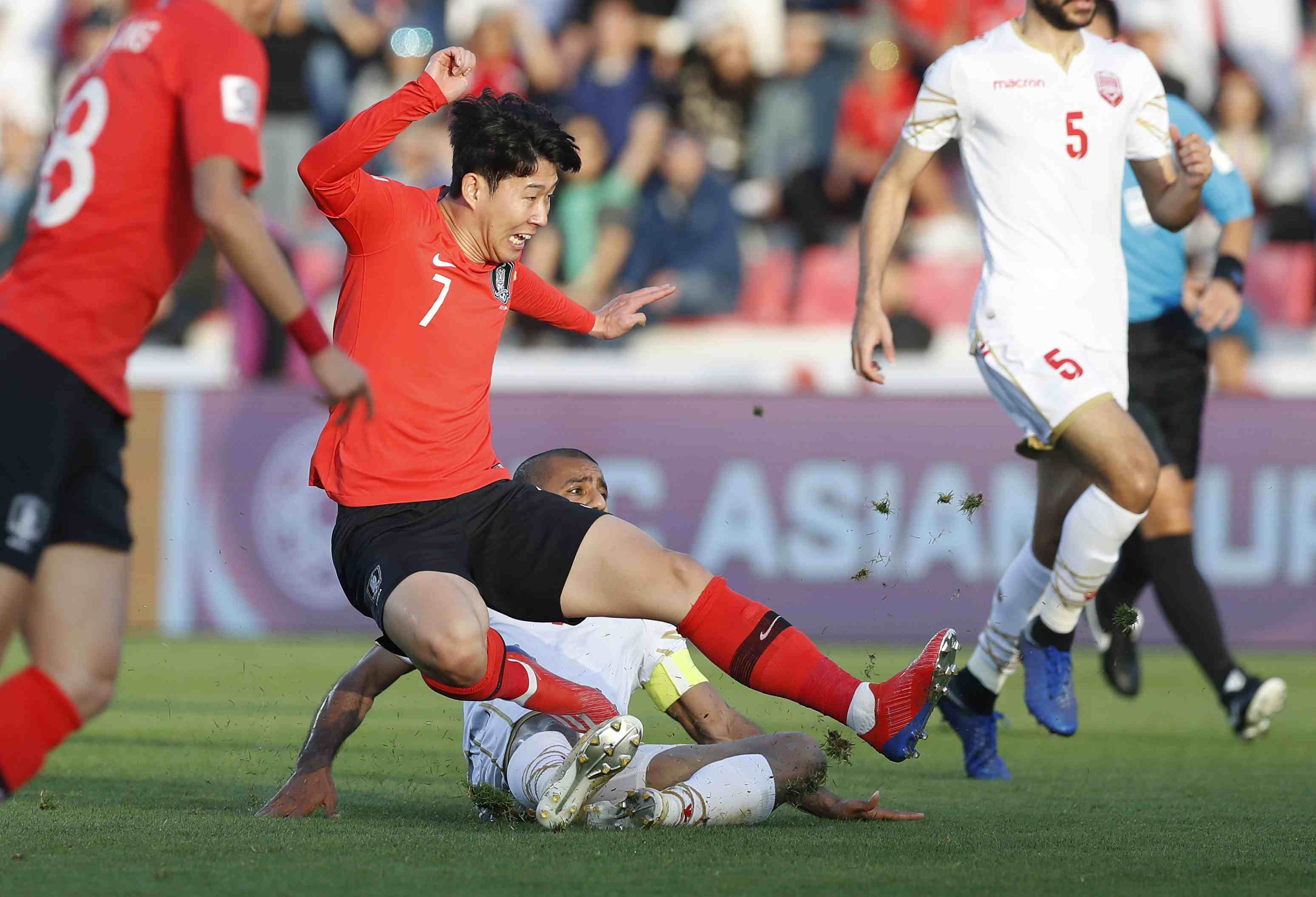 韩国羽毛球队险胜马来西亚羽毛球队，林丹制霸全场的简单介绍