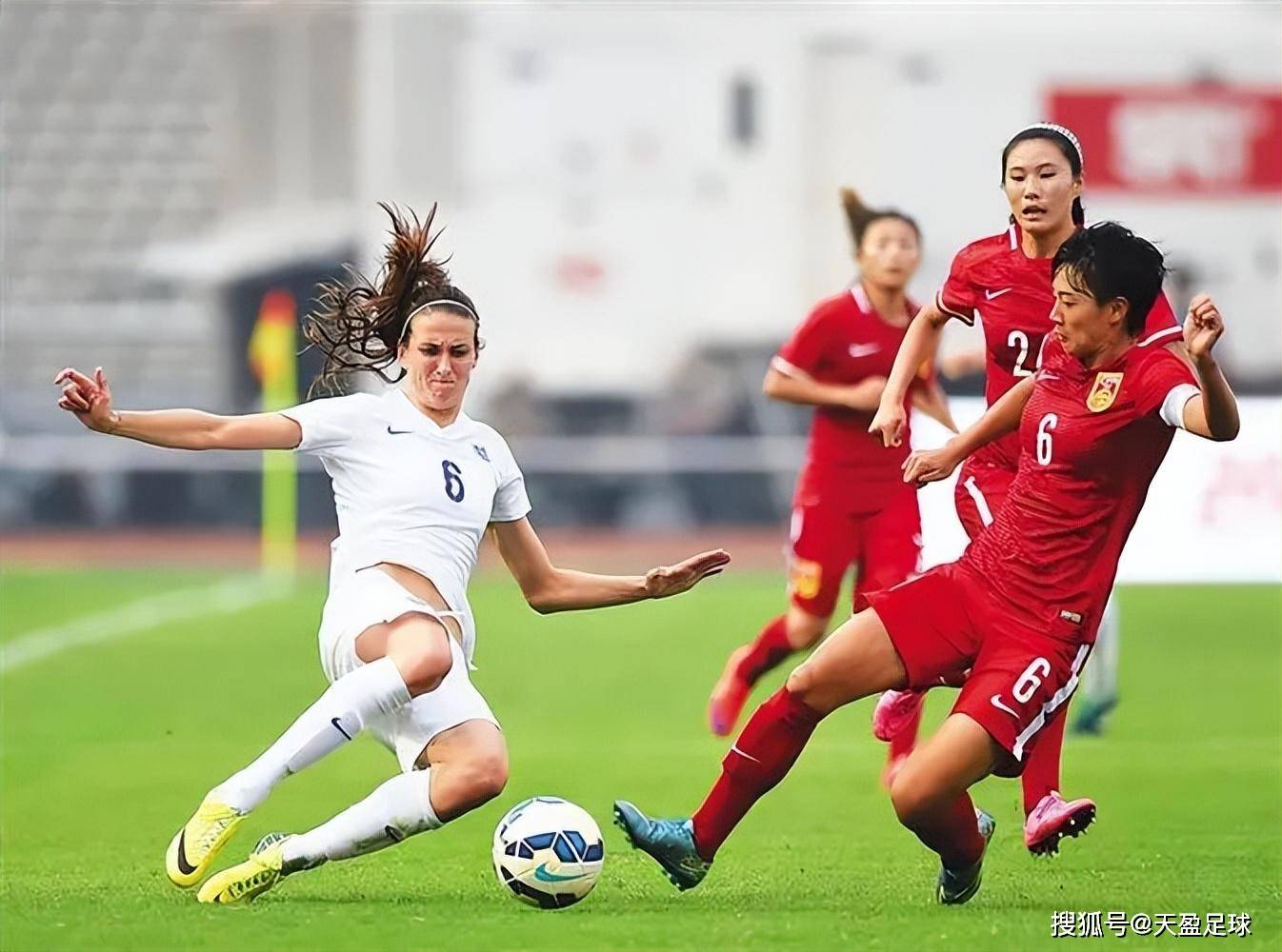 澳大利亚女足球员积极训练备战世界杯