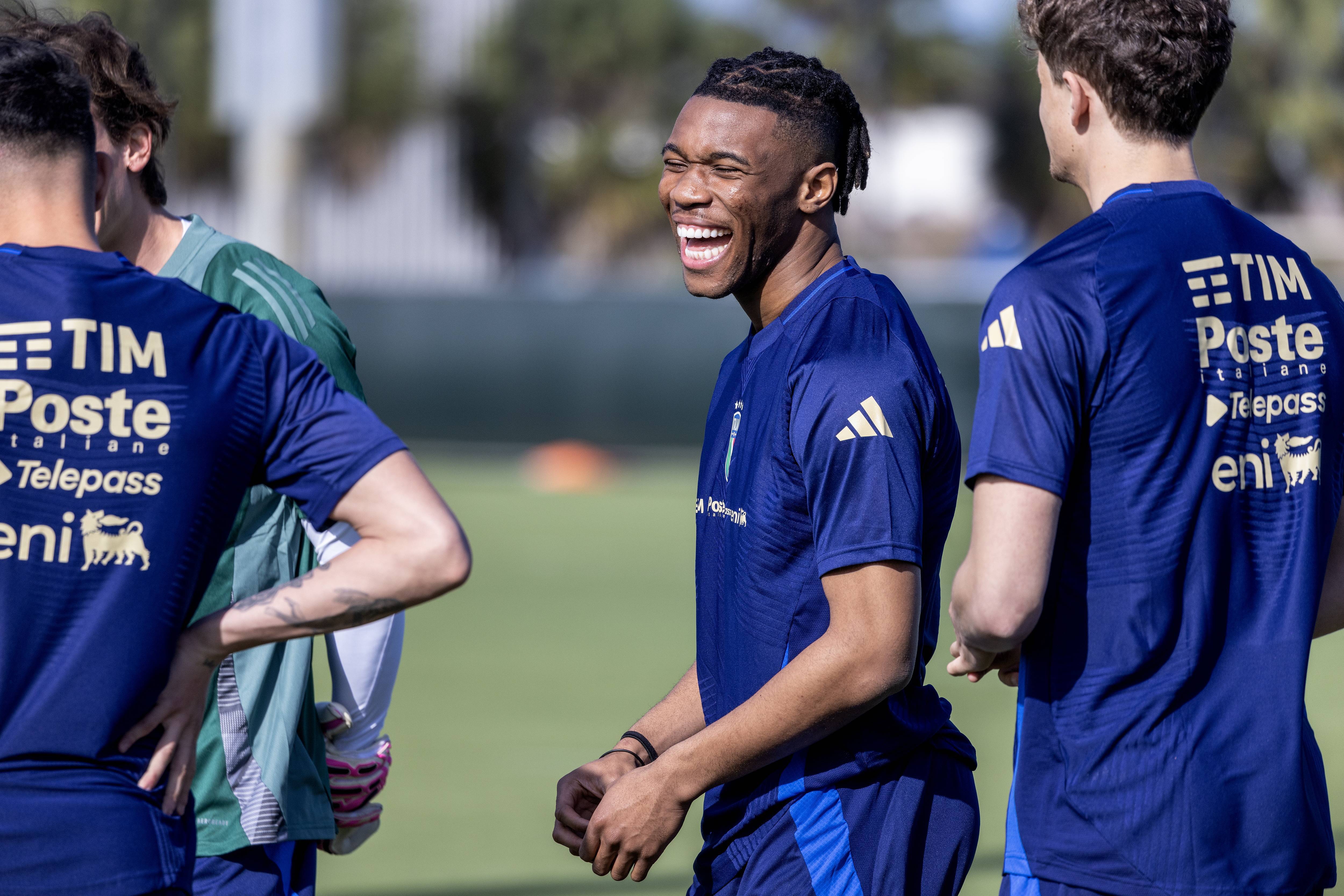 关于卢卡·纳舍拉兹蒙特内哥罗队主帅士气高昂备战欧预赛的信息