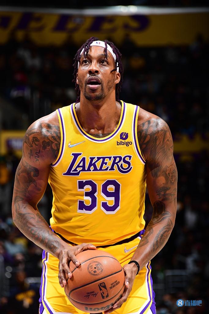 关于黄蜂主场惨败，霍华德内线孤军奋斗众叛亲离的信息