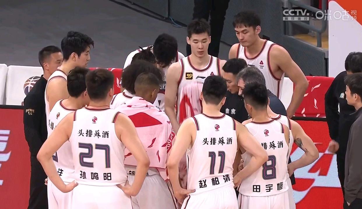 上海队主场击败河北队,提升战绩 上海队主场击败河北队,提升战绩