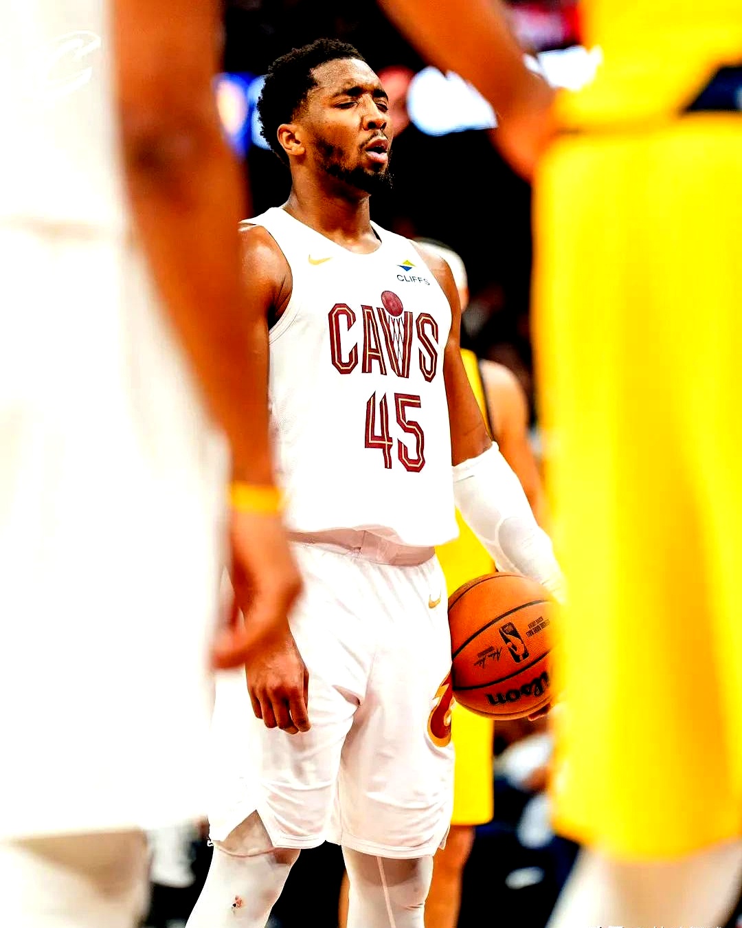 米切尔入主首秀,爵士战胜黄蜂终结三连败 米切尔入主首秀,爵士战胜黄蜂终结三连败