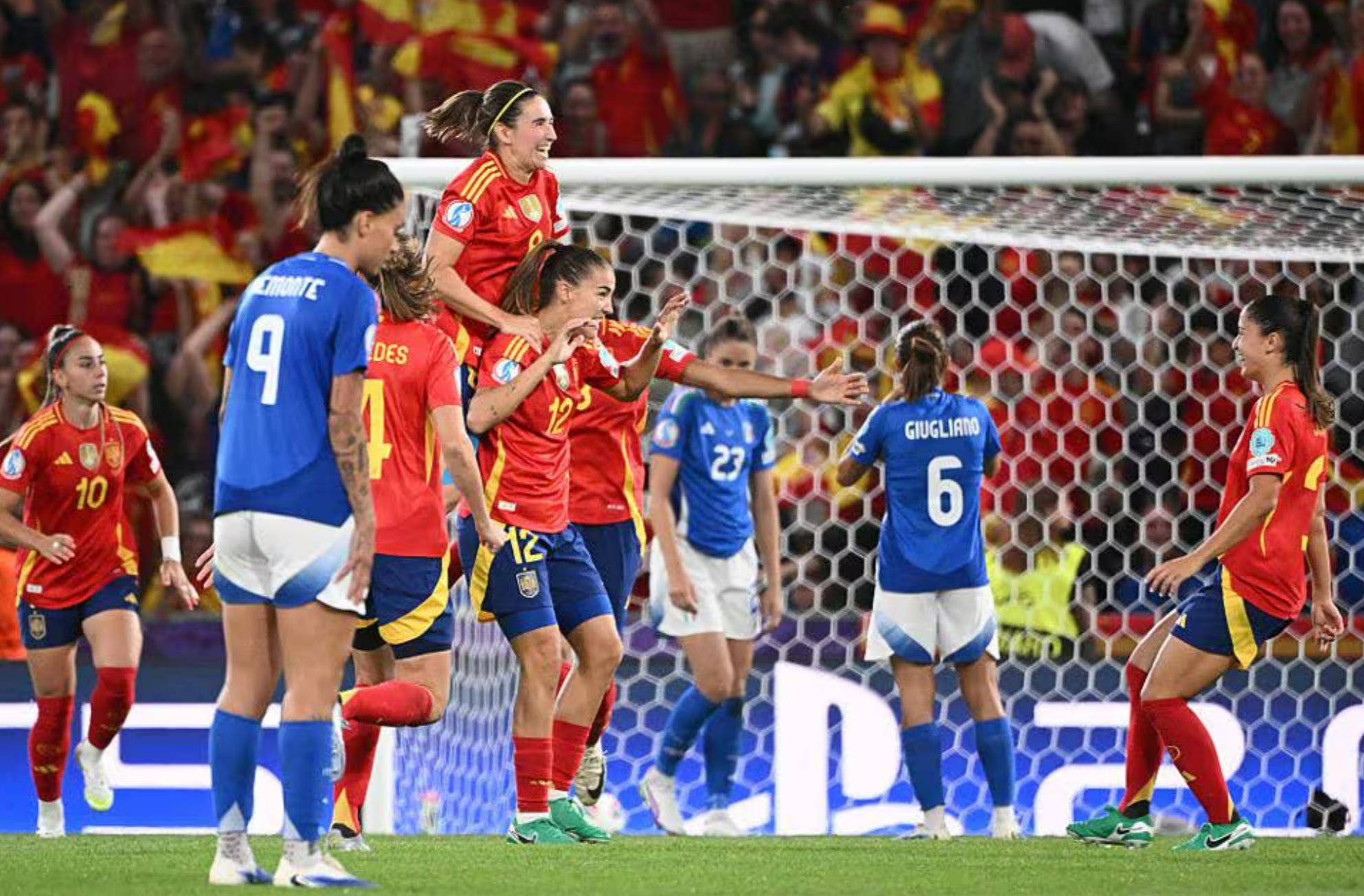 罗马尼亚队成功晋级,进入下一轮比赛 罗马尼亚队成功晋级,进入下一轮比赛