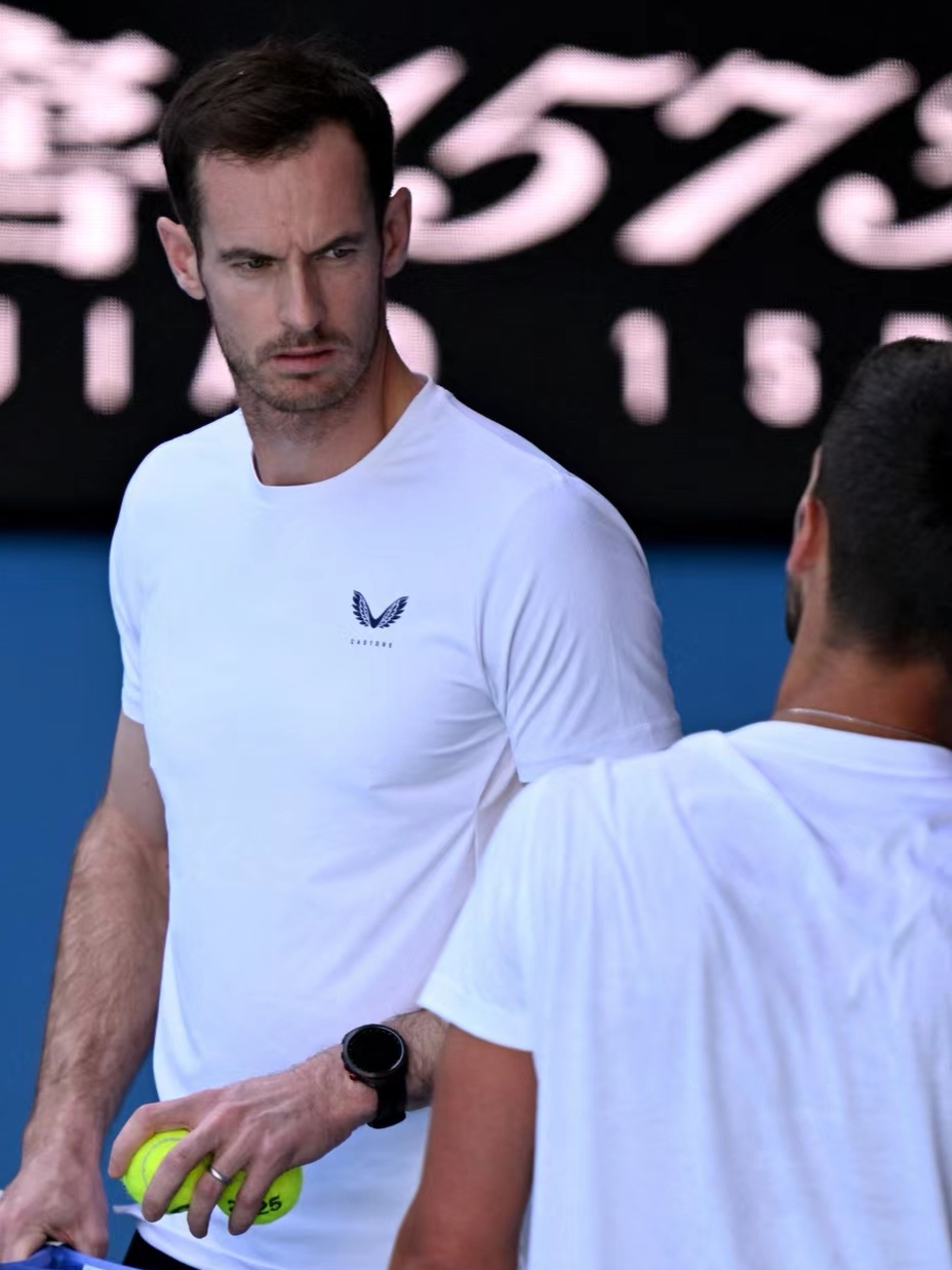 九游娱乐-西班牙网球队翻盘世界网球队,穆雷制霸全场