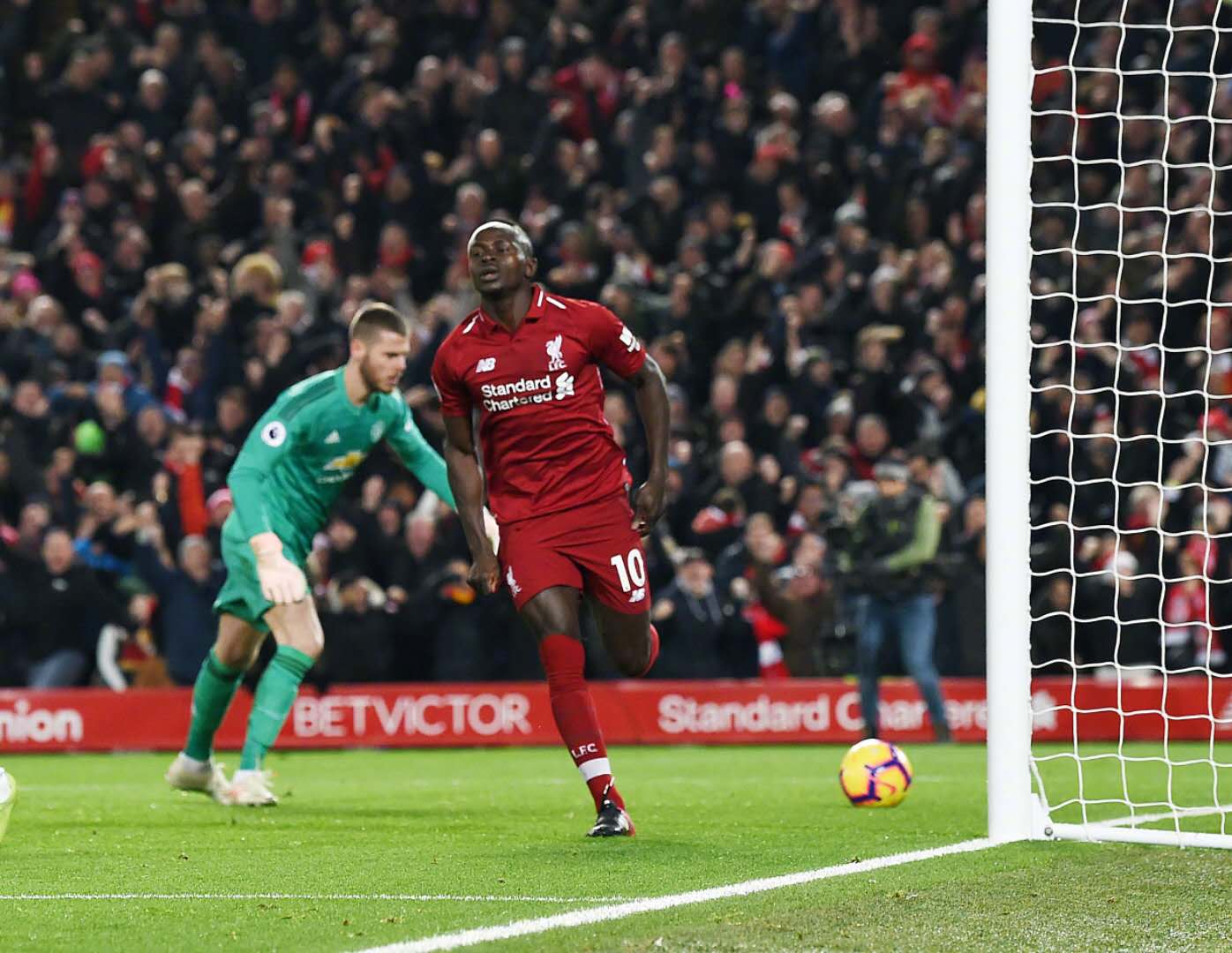 利物浦逆转瑞士，阿什拉夫刷新纪录