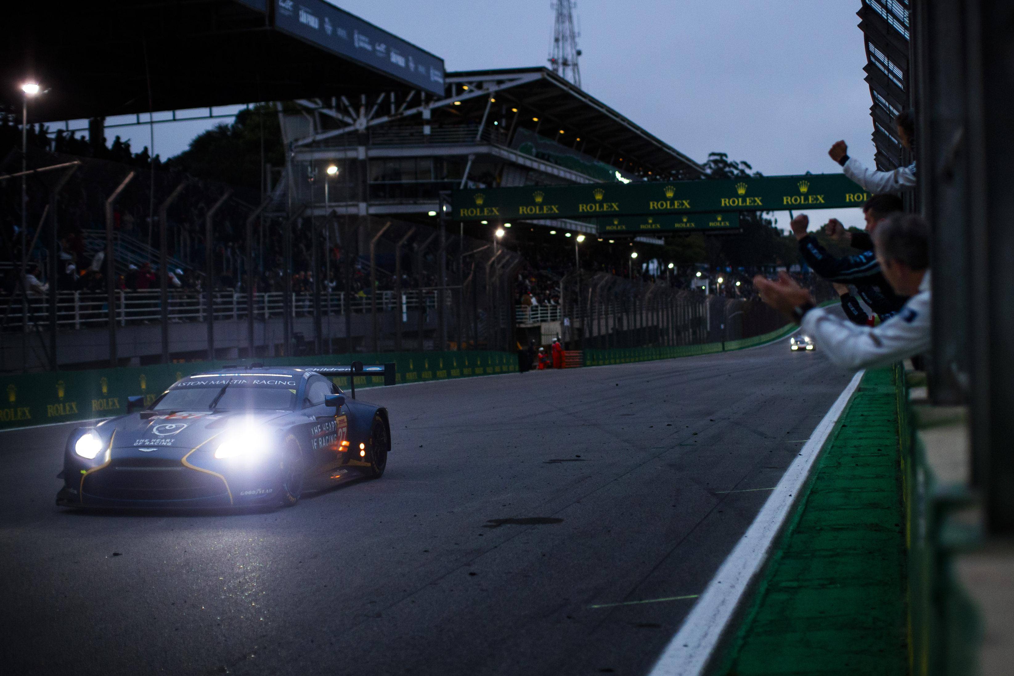 阿斯顿马丁碾压迈凯伦，汉密尔顿状态火热的简单介绍