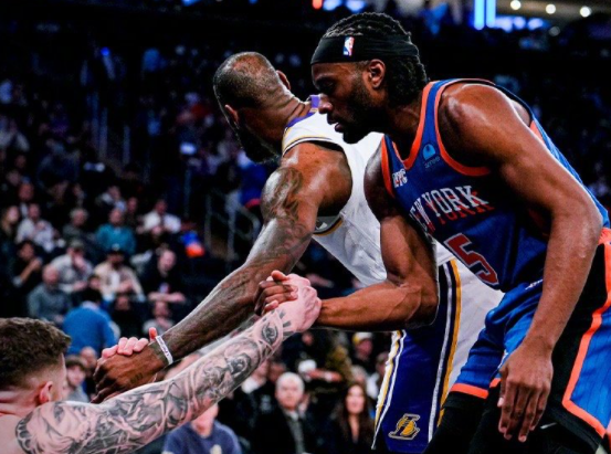 尼克斯鏖战猛龙，克莱扛起全队