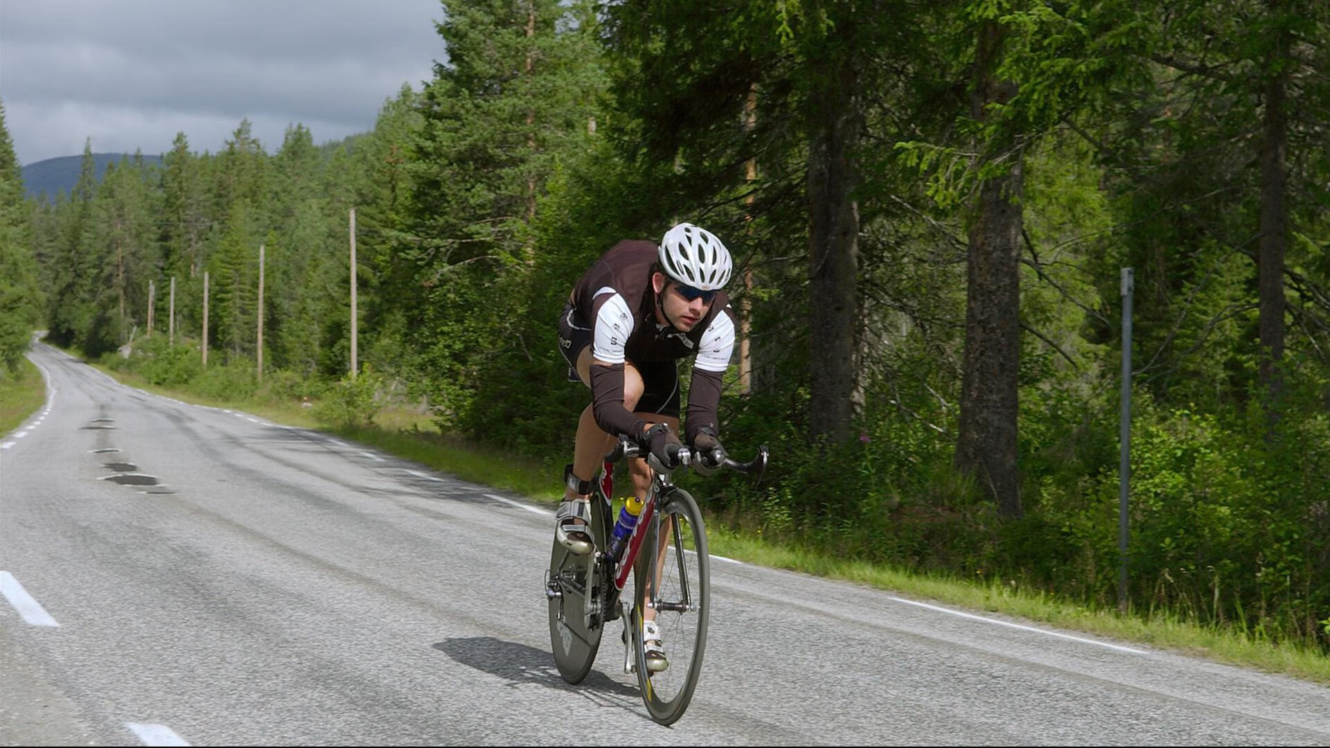 当红黑军团遇见沙漠雄心，格列兹曼的生涯之夜如何照亮AC米兰与卡塔尔的特殊对决